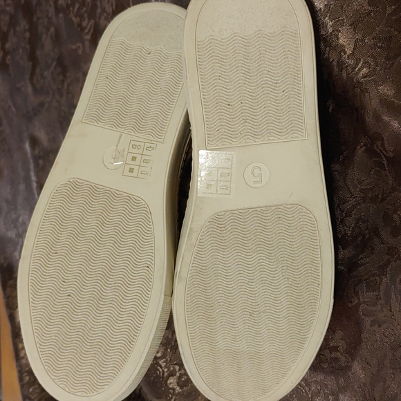 Vince Camuto Keamalla Leopard-Print Knit Slip-On Sneakers - Picture 5 of 8